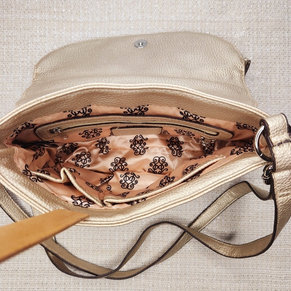 Jessica Simpson Metallic Cream Champagne Crossbody Purse or Shoulder Bag - Picture 8 of 16